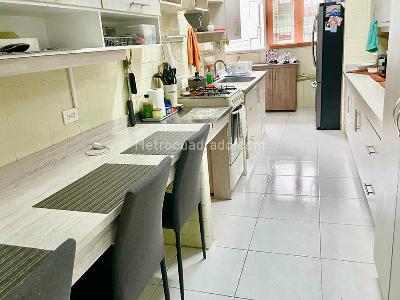 Apartamento de 3 alcobas en arriendo en Laureles, Medellín, 144 m² · foto 3 de 15
