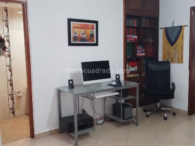 Casa de 3 alcobas en venta en Laureles, Medellín, 200 m² · foto 9 de 20