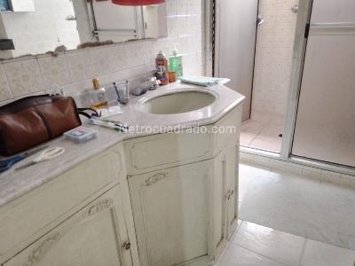 Casa de 4 alcobas en venta en Laureles, Medellín, 405 m² · foto 15 de 18