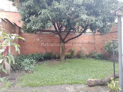 Casa de 4 alcobas en venta en Laureles, Medellín, 405 m² · foto 17 de 18