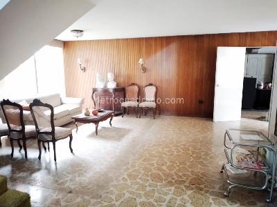 Casa de 4 alcobas en venta en Laureles, Medellín, 405 m² · foto 3 de 18