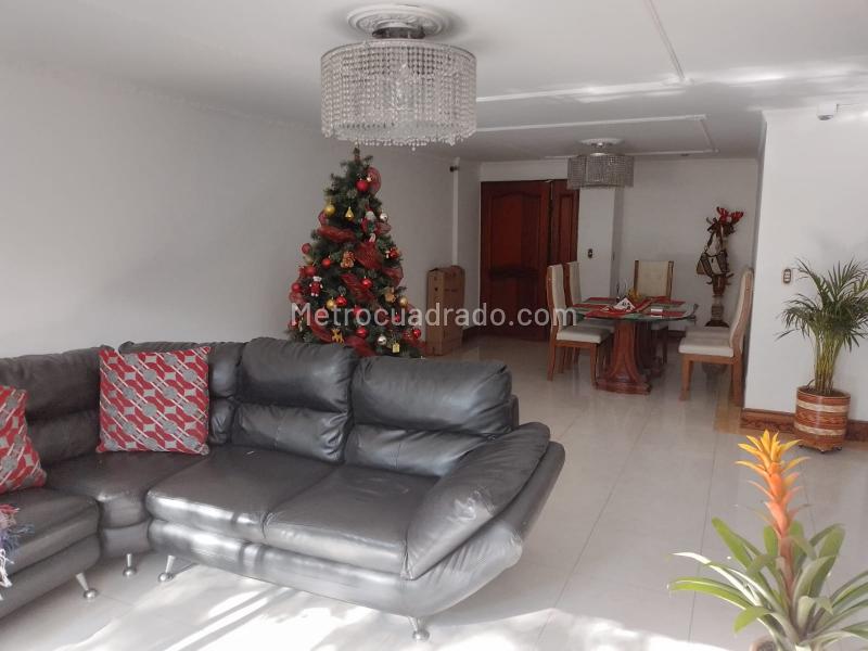 Furnished 4BR Apartment in Laureles - 3
