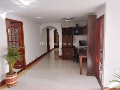 Apartamento en arriendo en Laureles, Medellín · foto 7 de 19