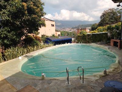 Casa de 4 alcobas en arriendo en Belen, Medellín, 194 m² · foto 17 de 18