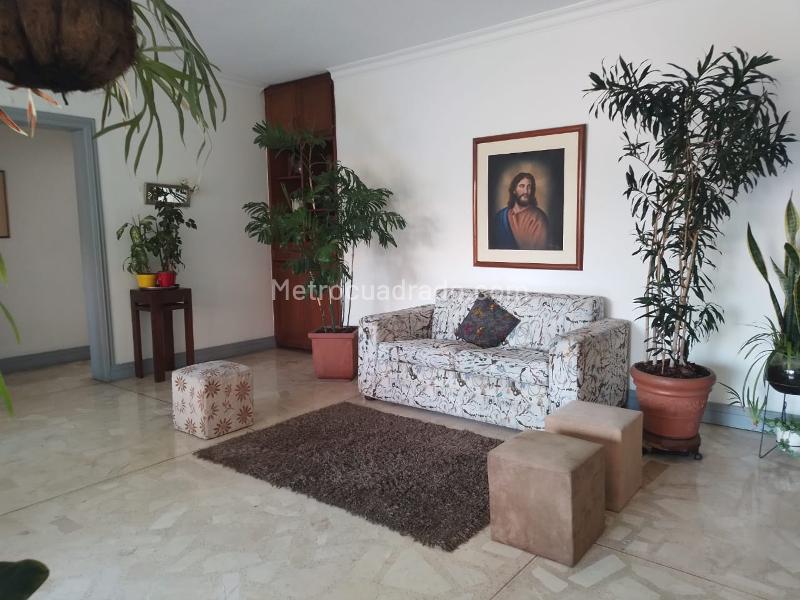 Casa Independiente de 4 Alcobas con Piscina en Belén