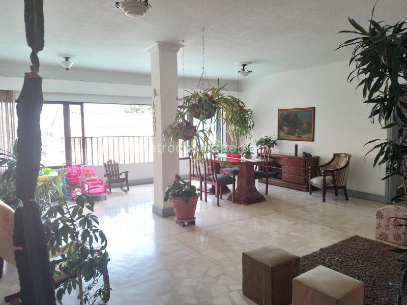 Independent 4BR House with Pool in Belen - 3