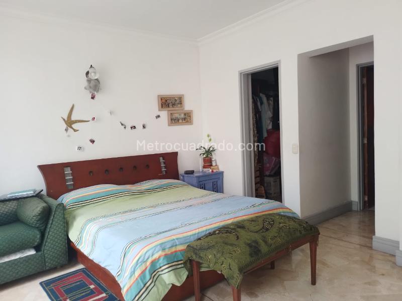 Independent 4BR House with Pool in Belen - 9