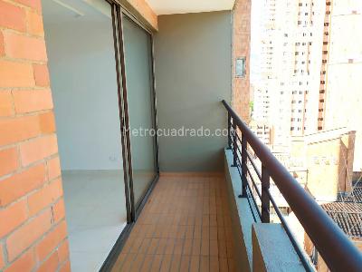 Apartamento de 3 alcobas en arriendo en Laureles, Medellín, 90 m² · foto 12 de 13