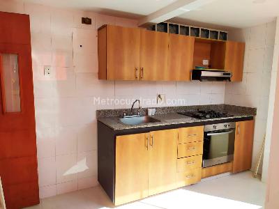 Apartamento de 3 alcobas en arriendo en Laureles, Medellín, 90 m² · foto 3 de 13