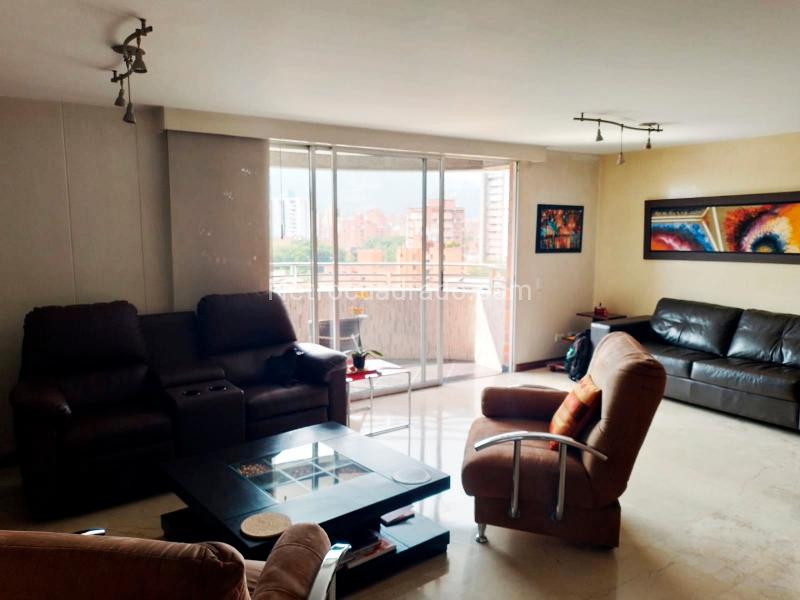 Apartamento Amoblado de 3 Alcobas Cerca de Universidades en Laureles - 2