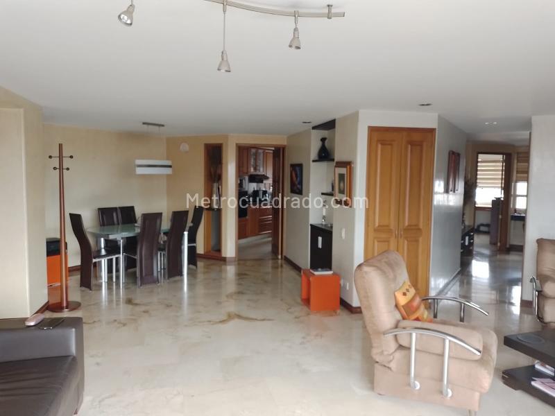 Apartamento Amoblado de 3 Alcobas Cerca de Universidades en Laureles - 4