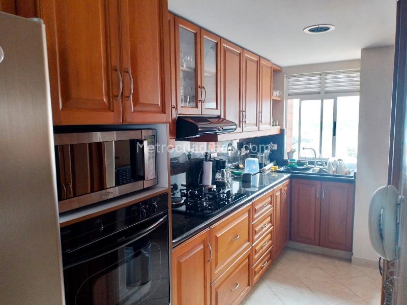 Apartamento Amoblado de 3 Alcobas Cerca de Universidades en Laureles - 5