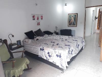 Apartamento de 5 alcobas en venta en Laureles, Medellín, 178 m² · foto 9 de 18