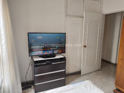 Apartamento de 3 alcobas en venta en Laureles, Medellín, 130 m² · foto 10 de 17