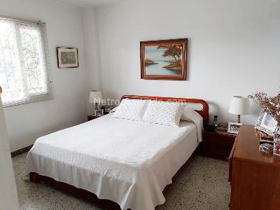 Apartamento de 3 alcobas en venta en Laureles, Medellín, 130 m² · foto 13 de 17