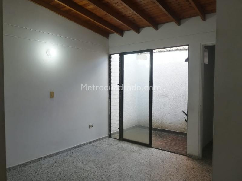 Spacious 5BR House in Belen - 8