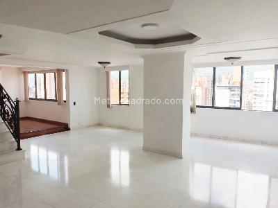 Apartamento de 4 alcobas en venta en Laureles, Medellín, 178 m² · foto 2 de 20