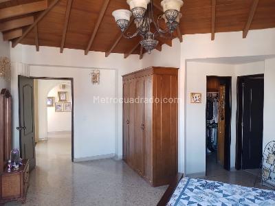 Apartamento de 4 alcobas en venta en Laureles, Medellín, 320 m² · foto 13 de 20