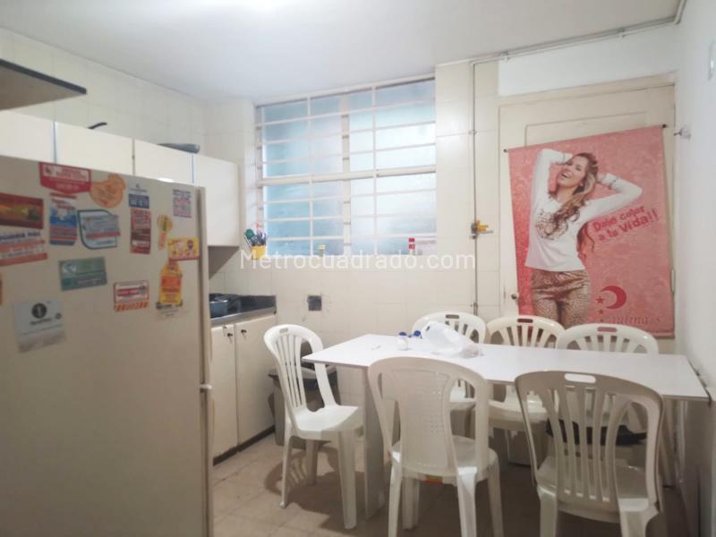 Independent 4BR House in Belen with Parking - 6