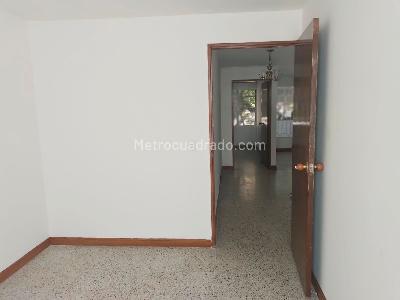 Apartamento de 3 alcobas en venta en Laureles, Medellín, 125 m² · foto 10 de 16