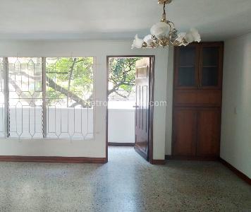 Apartamento de 3 alcobas en venta en Laureles, Medellín, 125 m² · foto 2 de 16