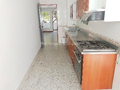 Apartamento de 3 alcobas en venta en Laureles, Medellín, 125 m² · foto 4 de 16