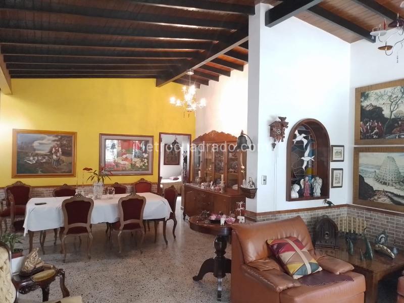 Independent 3BR House with Terrace in Laureles - 2