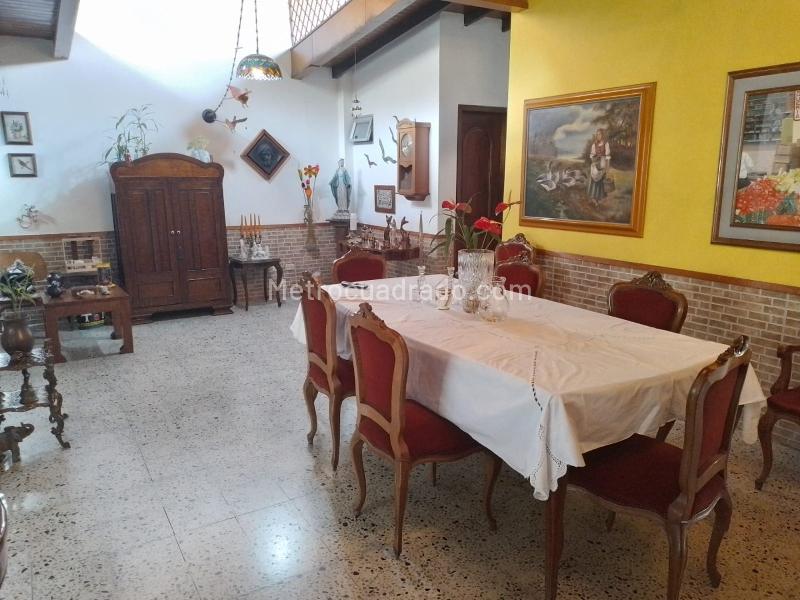 Independent 3BR House with Terrace in Laureles - 6
