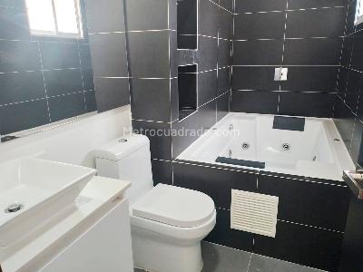 Apartamento de 2 alcobas en venta en Laureles, Medellín, 100 m² · foto 10 de 18