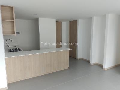 Apartamento en arriendo en Guayabal, Medellín · foto 3 de 18