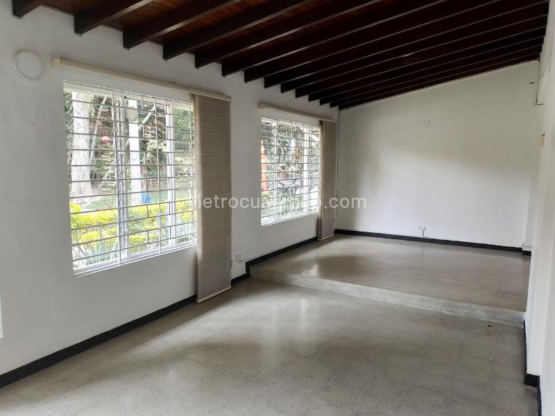 Casa Independiente de 3 Alcobas en Laureles - 2