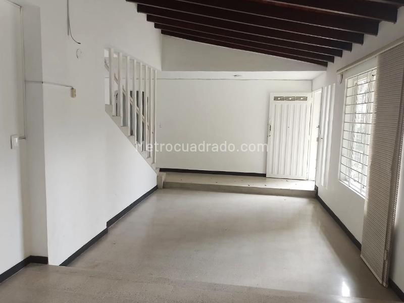 Casa Independiente de 3 Alcobas en Laureles