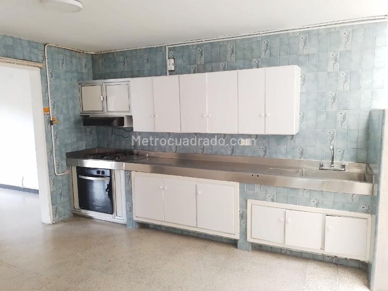 Casa Independiente de 3 Alcobas en Laureles - 5