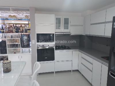 Apartamento en venta en Laureles, Medellín · foto 8 de 18