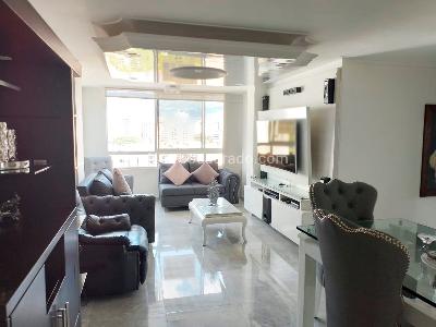 Apartamento de 3 alcobas en venta en Laureles, Medellín, 134 m² · foto 2 de 19