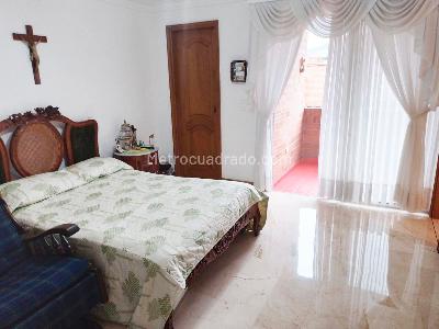 Apartamento de 3 alcobas en arriendo en Laureles, Medellín, 150 m² · foto 12 de 18