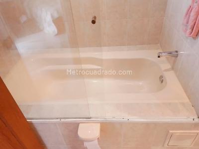 Apartamento de 3 alcobas en arriendo en Laureles, Medellín, 150 m² · foto 15 de 18