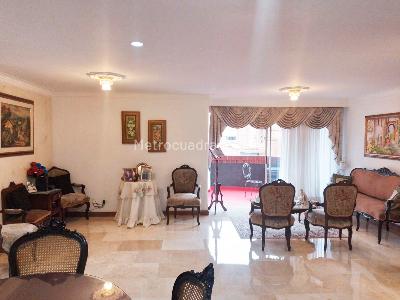 Apartamento de 3 alcobas en arriendo en Laureles, Medellín, 150 m² · foto 3 de 18