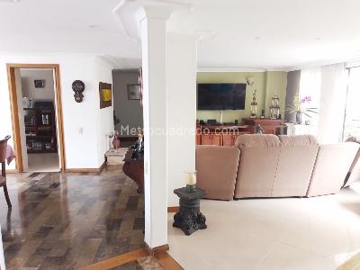 Apartamento en venta en Laureles, Medellín · foto 3 de 19