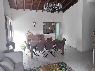 Apartamento de 4 alcobas en arriendo en Laureles, Medellín, 170 m² · foto 3 de 16