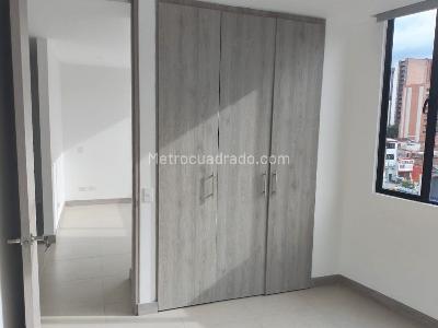 Apartamento de 2 alcobas en venta en Laureles, Medellín, 95 m² · foto 12 de 16