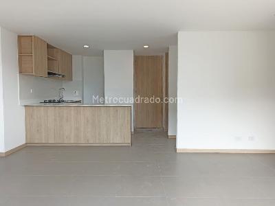 Apartamento en arriendo en Guayabal, Medellín · foto 4 de 15