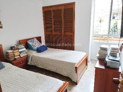 Apartamento en venta en Laureles, Medellín · foto 12 de 17