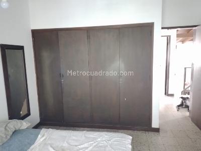 Casa de 5 alcobas en venta en Laureles, Medellín, 487 m² · foto 12 de 15