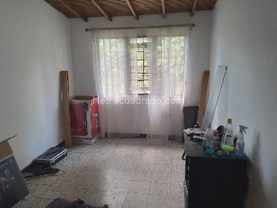Casa de 5 alcobas en venta en Laureles, Medellín, 487 m² · foto 13 de 15