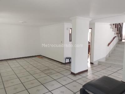 Casa de 5 alcobas en venta en Laureles, Medellín, 487 m² · foto 2 de 15