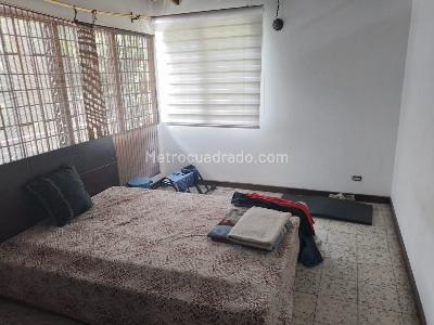Casa de 5 alcobas en venta en Laureles, Medellín, 487 m² · foto 8 de 15