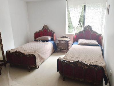 Apartamento de 3 alcobas en venta en Laureles, Medellín, 157 m² · foto 10 de 19