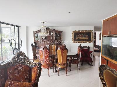 Apartamento de 3 alcobas en venta en Laureles, Medellín, 157 m² · foto 3 de 19
