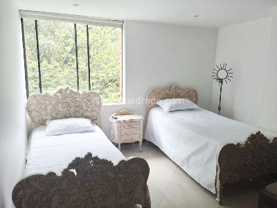 Apartamento de 3 alcobas en venta en Laureles, Medellín, 157 m² · foto 8 de 19